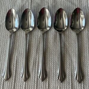 Clarette Stainless Teaspoons (5)
by ONEIDA *